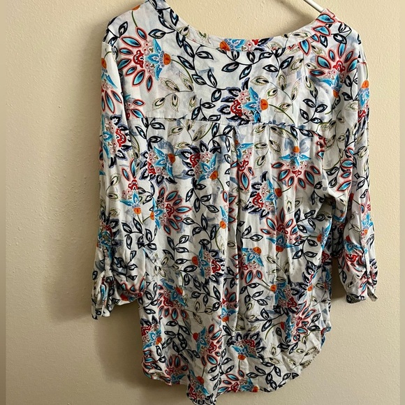 Daniel Rainn Floral Blouse - Picture 3 of 8